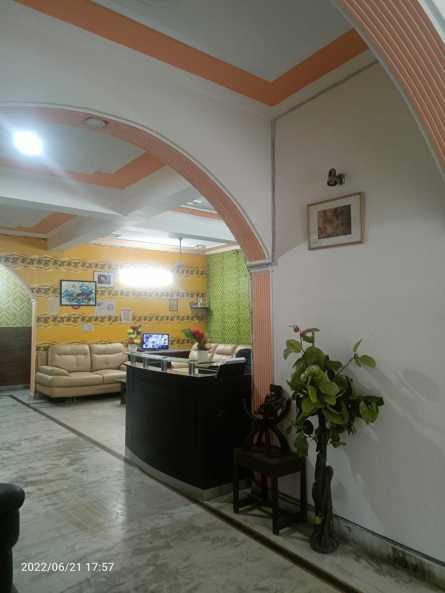 Oyo Metro View Residency Near Snow World Hotel Noida Kültér fotó